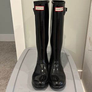 Hunter Rain Boots in Glossy Black